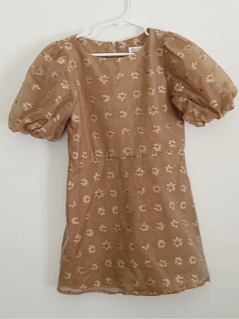 Gianni Bini Girls' Tan Puff Sleeve Top with White Floral Embroidery